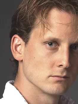Alejandro Castro, actor representado por 2 Management