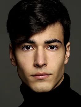 Roberto Facchin, actor representado por 2 Management