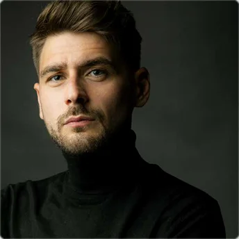 Darius Macrea, retrato 4