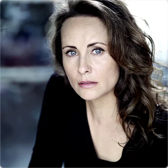 Elisabeth Duda, retrato 3