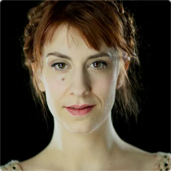 María Lores, retrato 3