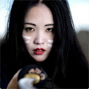 Maya Murofushi, retrato 3